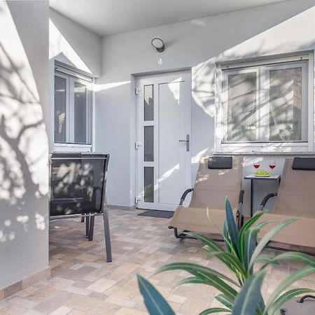 Evita Fazana Premium Studio Apartments Bagian luar foto