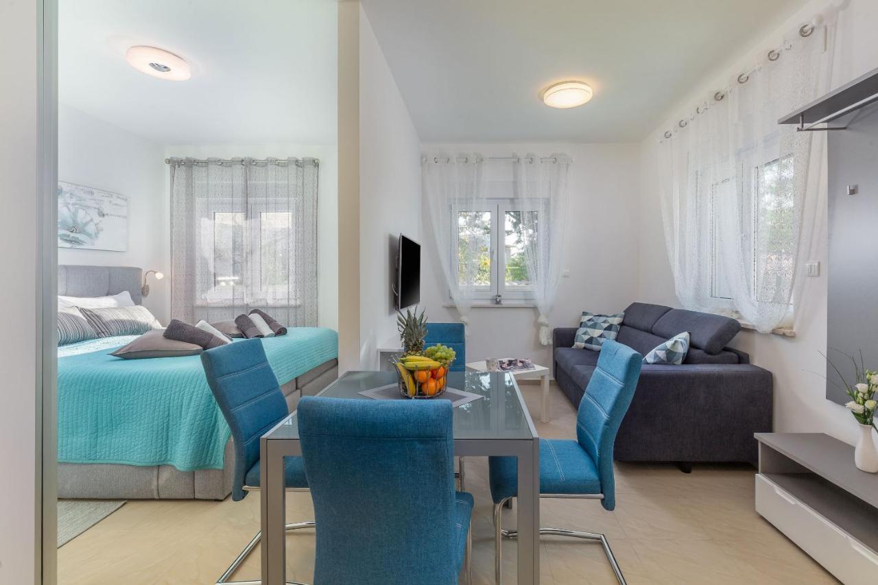 Evita Fazana Premium Studio Apartments Bagian luar foto
