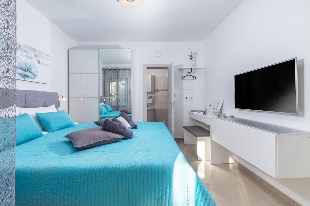 Evita Fazana Premium Studio Apartments Bagian luar foto