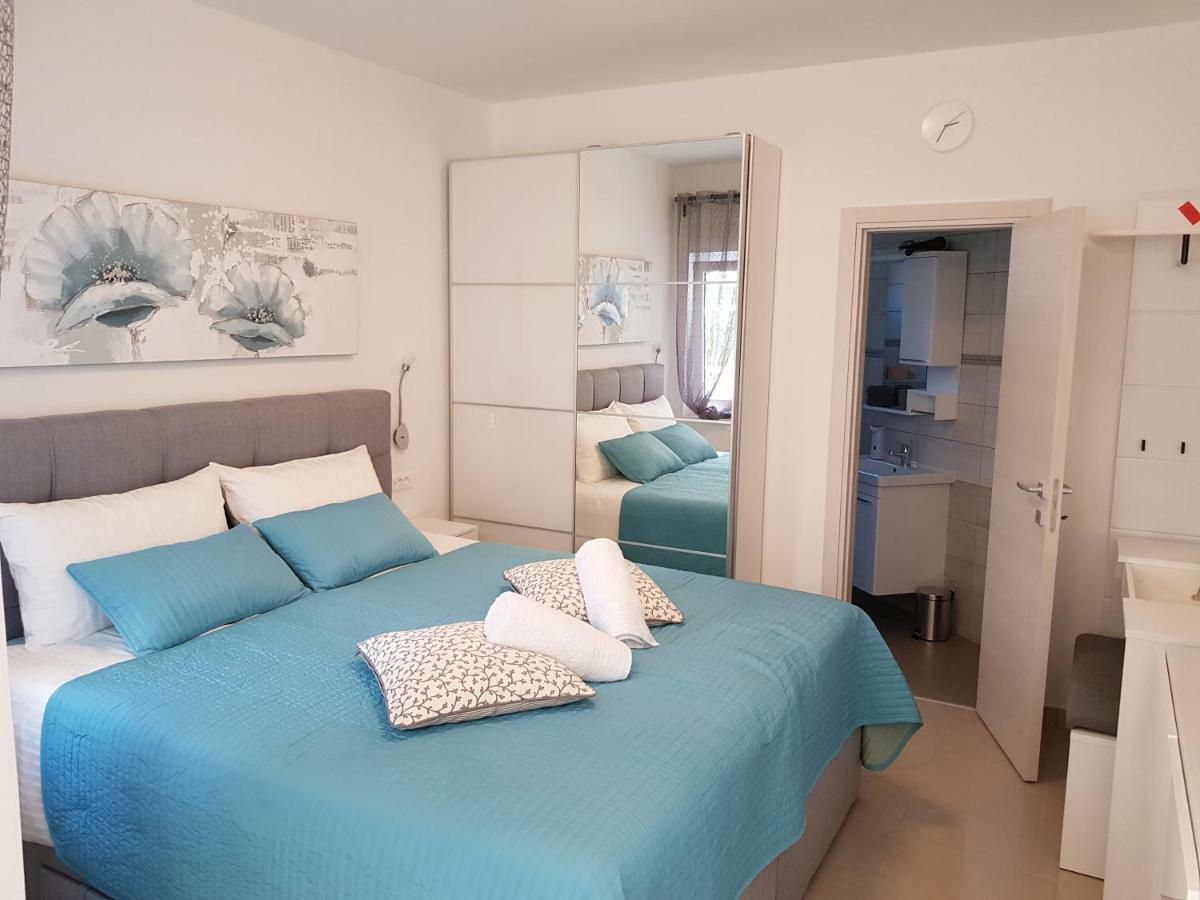 Evita Fazana Premium Studio Apartments Bagian luar foto